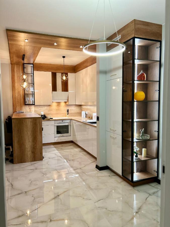 Golden Luxury Suite Nowy Dwór Mazowiecki Eksteriør billede