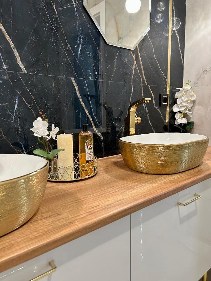 Golden Luxury Suite Nowy Dwór Mazowiecki Eksteriør billede